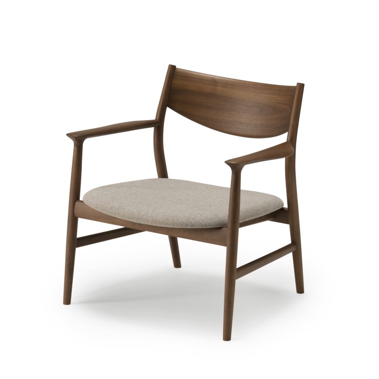 KAMUY Living Easy Chair (Wooden Back)